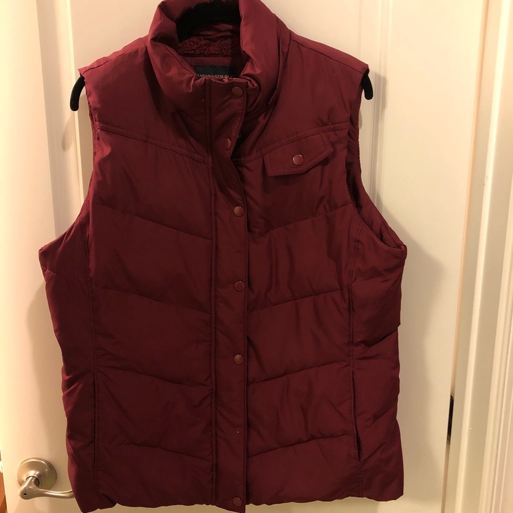 Banana Republic burgundy puffer vest